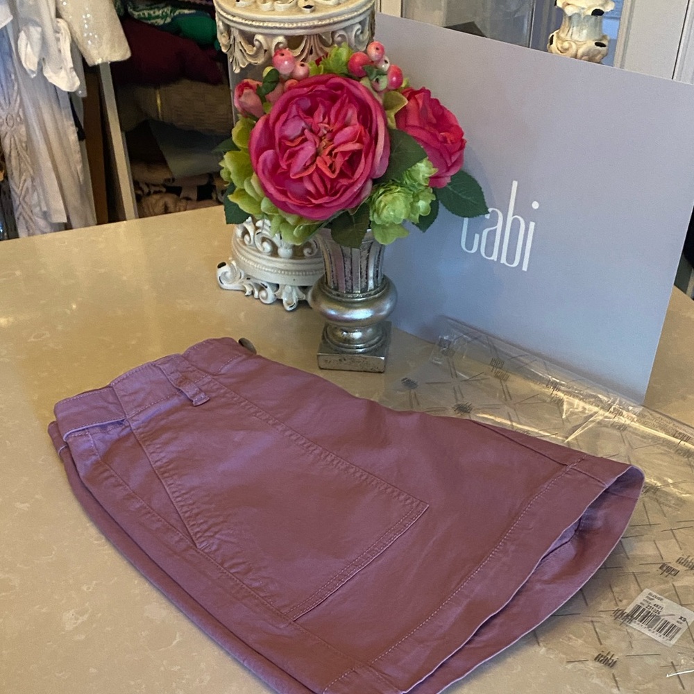 Chic Cabi shorts - Picture 8 of 9